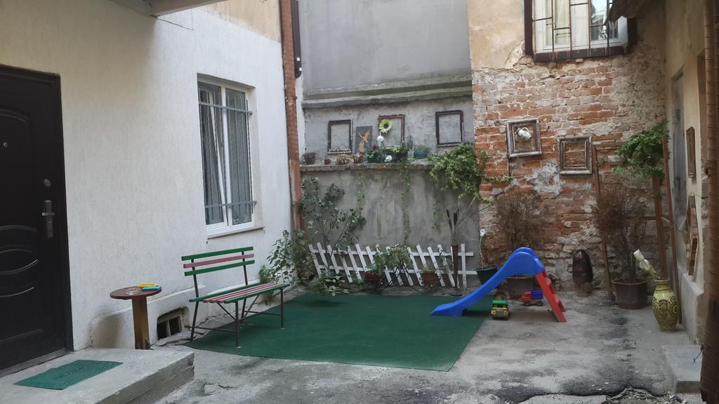 Apartments Leopolli Near Opera House Λβιβ Εξωτερικό φωτογραφία